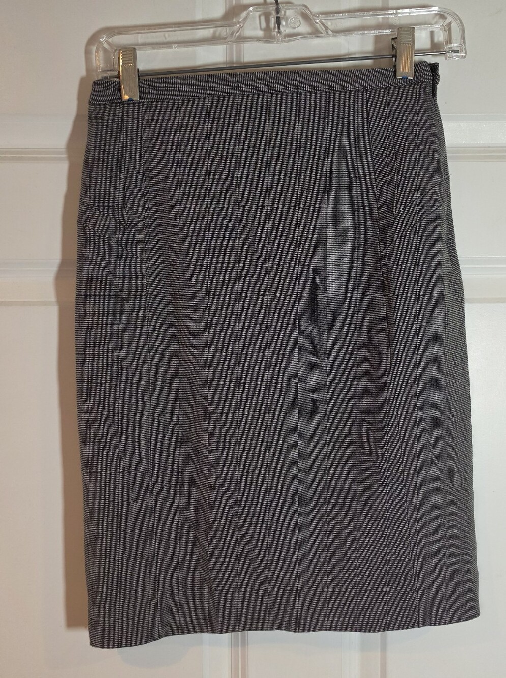 Express Design Studio Black White Pencil Skirt - Sleek Professional Style 00